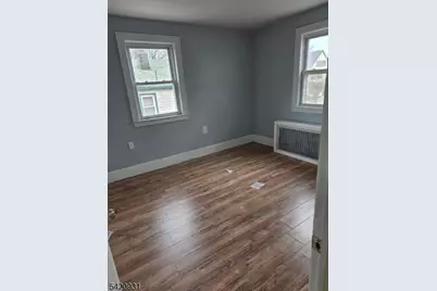 33 Glover Ave, Paterson, NJ 07501 - Photo 9