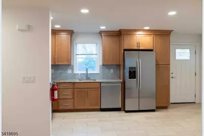 31 Lakeview Rd, Sparta Township, NJ 07871 - Photo 5