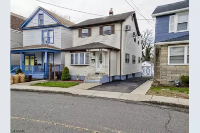 32 Montgomery St, Bloomfield, NJ 07003 - Photo 3