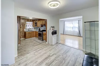 32 Montgomery St, Bloomfield, NJ 07003 - Photo 23