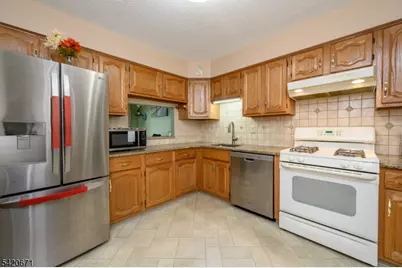 108 Eastwick Ct, Hillsborough Township, NJ 08844 - Photo 9