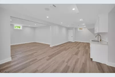 94 E Cedar St, Livingston, NJ 07039 - Photo 31