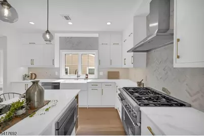 94 E Cedar St, Livingston, NJ 07039 - Photo 7