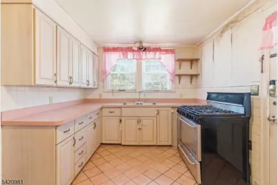 442 Seven Oaks Rd, Orange, NJ 07050 - Photo 7