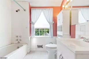 442 7 Oaks Rd, Orange, NJ 07050 - Photo 13