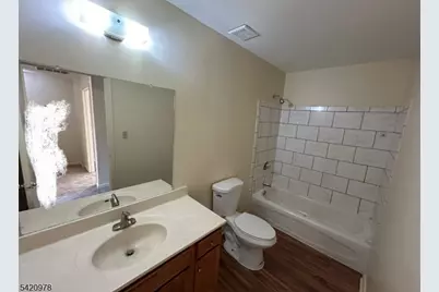 13 Hampton Rd #B, New Brunswick, NJ 08901 - Photo 7