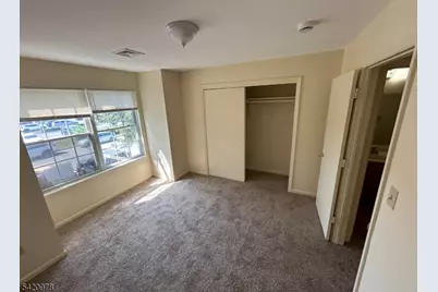 13 Hampton Rd #B, New Brunswick, NJ 08901 - Photo 11