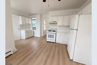 536 Lake Ave #4, Lyndhurst Township, NJ 07071 - Photo 11