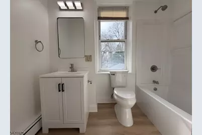 536 Lake Ave #4, Lyndhurst Township, NJ 07071 - Photo 5