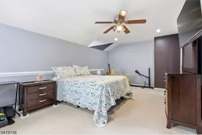 212 Swanstrom Pl, Union Township, NJ 07083 - Photo 13