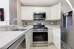 212 Swanstrom Pl, Union Township, NJ 07083 - Photo 9