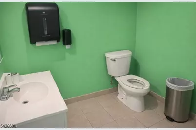 320 Clinton Pl, Newark, NJ 07112 - Photo 9