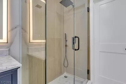 21 Cross St, Montclair, NJ 07042 - Photo 17