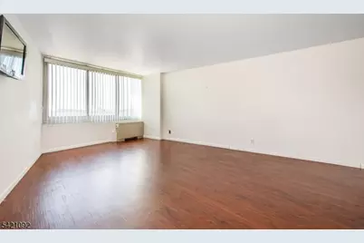 1 Claridge Drive #300, Verona Twp., NJ 07044 - Photo 7