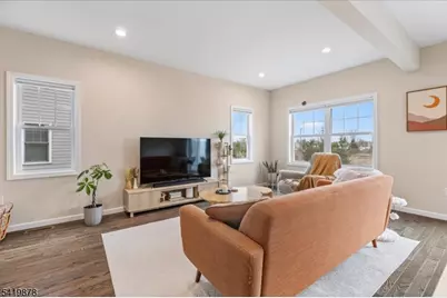 100 Valerie Dr, Manville, NJ 08835 - Photo 9