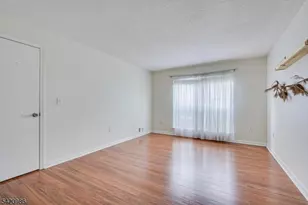 69 Amberly Ct, Franklin Township, NJ 08823 - Photo 11