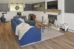 42 Melrose Dr, Chester, NJ 07930 - Photo 9