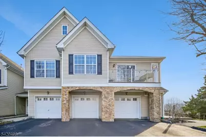 37 Mountainside Dr, Pompton Lakes, NJ 07442 - Photo 1