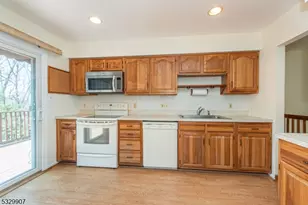 100 Canada Goose Dr, Allamuchy Township, NJ 07840 - Photo 9