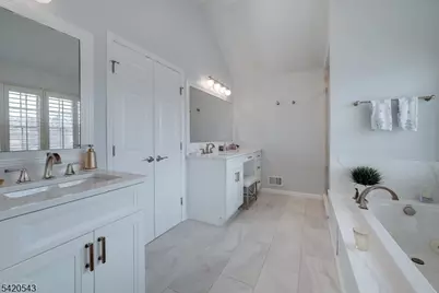 4 Reiher Ct, West Caldwell, NJ 07006 - Photo 19