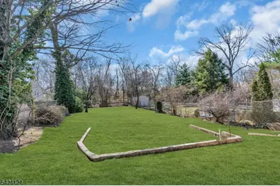 639 Fairfield Ave, Kenilworth, NJ 07033 - Photo 29