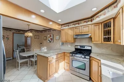 37 Farmingdale Rd, Wayne, NJ 07470 - Photo 9