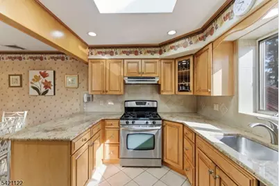 37 Farmingdale Rd, Wayne, NJ 07470 - Photo 5