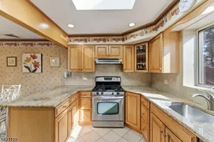 37 Farmingdale Rd, Wayne, NJ 07470 - Photo 5