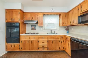 237 Skyline Lake Dr, Ringwood, NJ 07456 - Photo 13