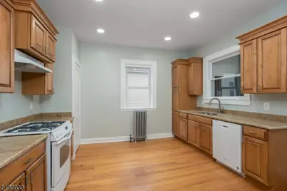 31 Cloverhill Pl #1, Montclair, NJ 07042 - Photo 13