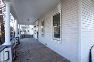 31 Cloverhill Pl, Montclair, NJ 07042 - Photo 3