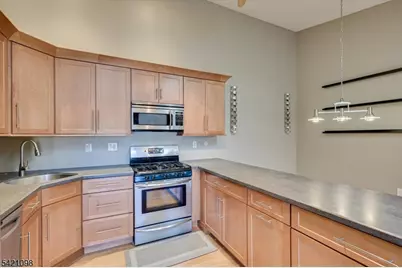 268 Kempsey Dr, North Brunswick Township, NJ 08902 - Photo 13