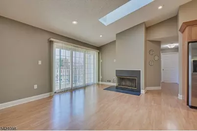 268 Kempsey Dr, North Brunswick Township, NJ 08902 - Photo 5