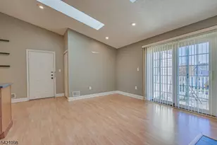 268 Kempsey Dr, North Brunswick Township, NJ 08902 - Photo 7