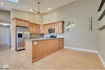 268 Kempsey Dr, North Brunswick Township, NJ 08902 - Photo 9