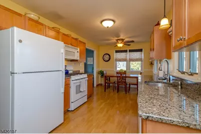 214 Vesper Ave, Middlesex, NJ 08846 - Photo 5