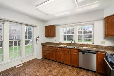 38 Castleton Rd, Montgomery Township, NJ 08540 - Photo 9