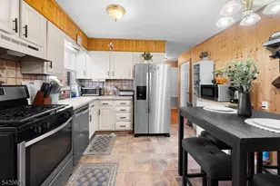 556 Valley Rd, Clark Township, NJ 07066 - Photo 17