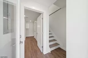 33 Clinton Pl, Morristown, NJ 07960 - Photo 17