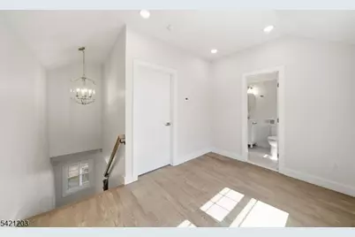 33 Clinton Pl, Morristown, NJ 07960 - Photo 9