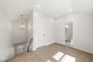 33 Clinton Pl, Morristown, NJ 07960 - Photo 9