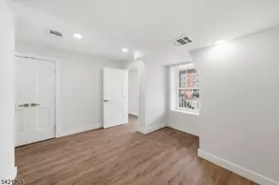 33 Clinton Pl, Morristown, NJ 07960 - Photo 15