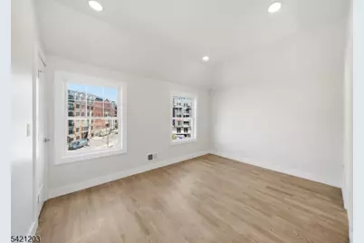 33 Clinton Pl, Morristown, NJ 07960 - Photo 11