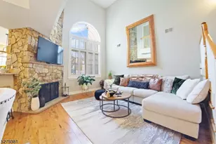 78 Kent Dr, Roseland, NJ 07068 - Photo 3