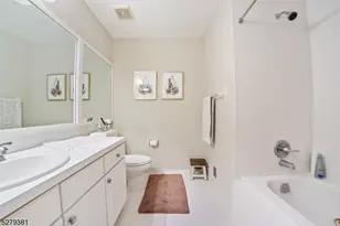 78 Kent Dr, Roseland, NJ 07068 - Photo 15