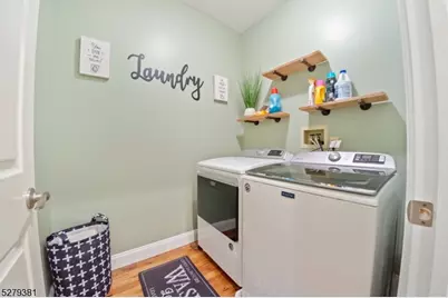 78 Kent Dr, Roseland, NJ 07068 - Photo 9