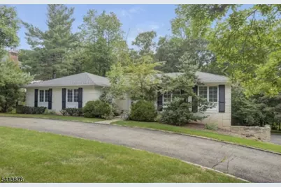 131 Lawrence Dr, Millburn, NJ 07078 - Photo 3