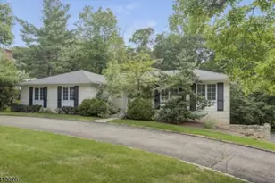 131 Lawrence Dr, Millburn, NJ 07078 - Photo 3