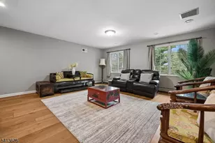 131 Lawrence Dr, Millburn, NJ 07078 - Photo 7