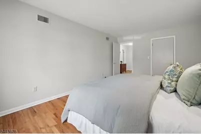 131 Lawrence Dr, Millburn, NJ 07078 - Photo 29